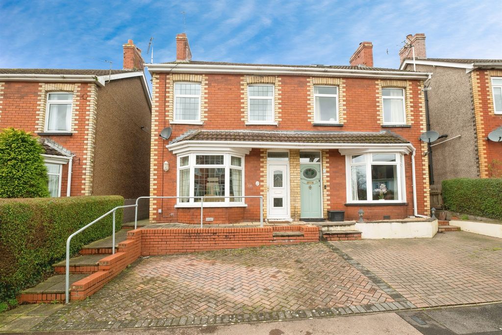 Property photo 3 of 20