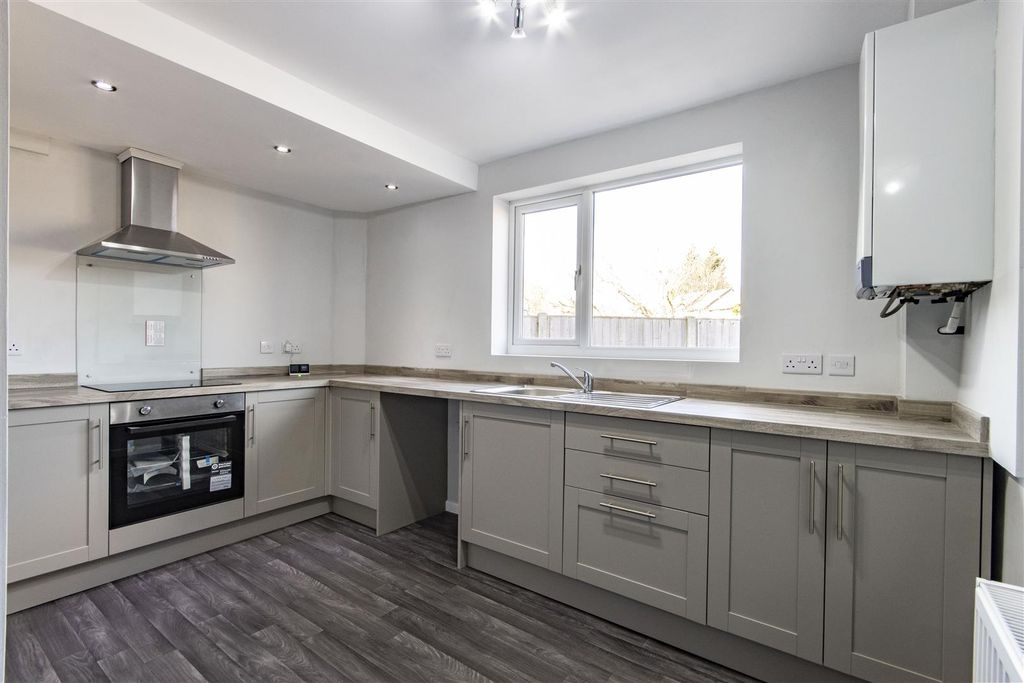 Property photo 2 of 13 Kitchen