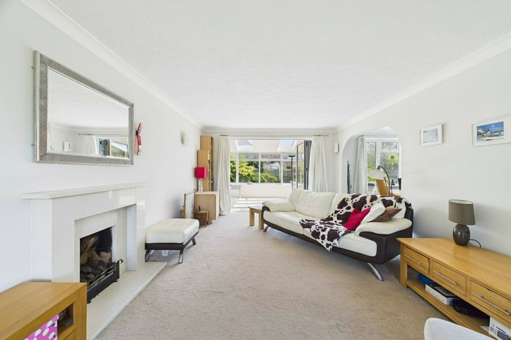 Property photo 2 of 17 Picture No. 02