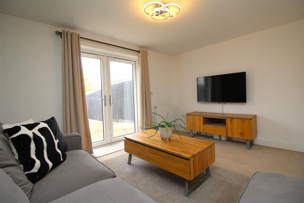 Property photo 2 of 13 Living Room 1.Jpg