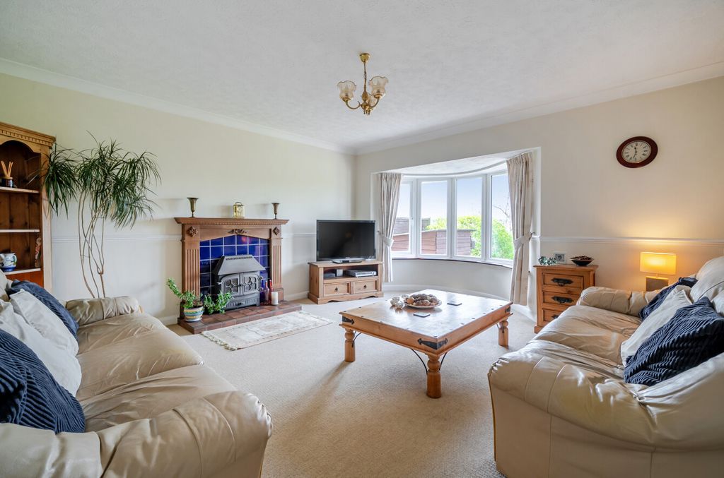 Property photo 3 of 23 3 - 1441698-12-69E610...