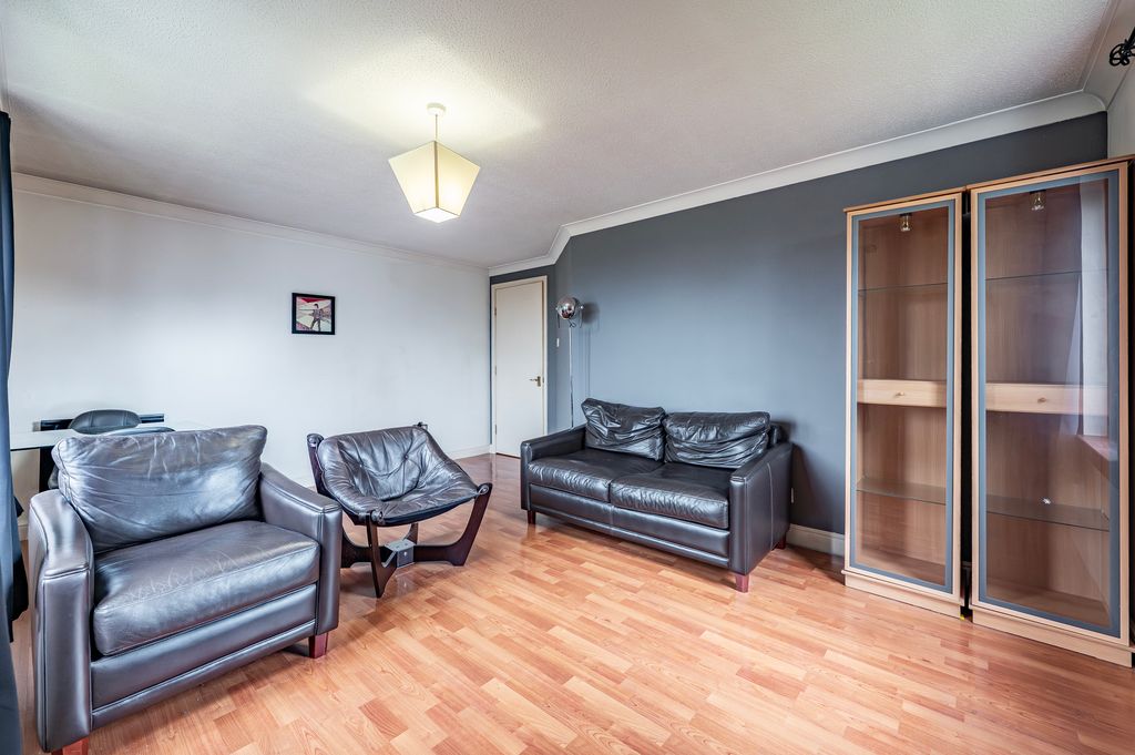 Property photo 3 of 31