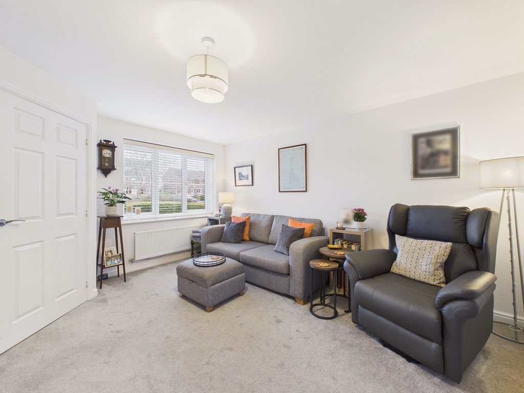 Property photo 2 of 11 Lounge