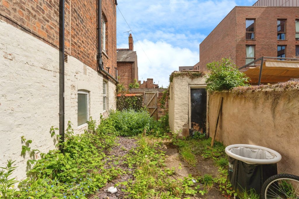 Property photo 2 of 17