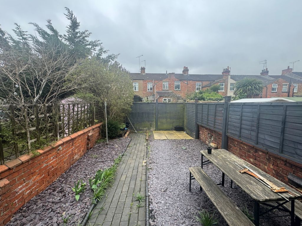 Property photo 3 of 5 37 Bruce Street