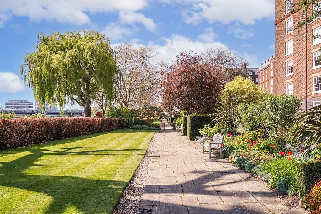 Property photo 2 of 13 Image