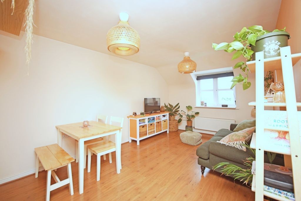 Property photo 3 of 17 Photo
