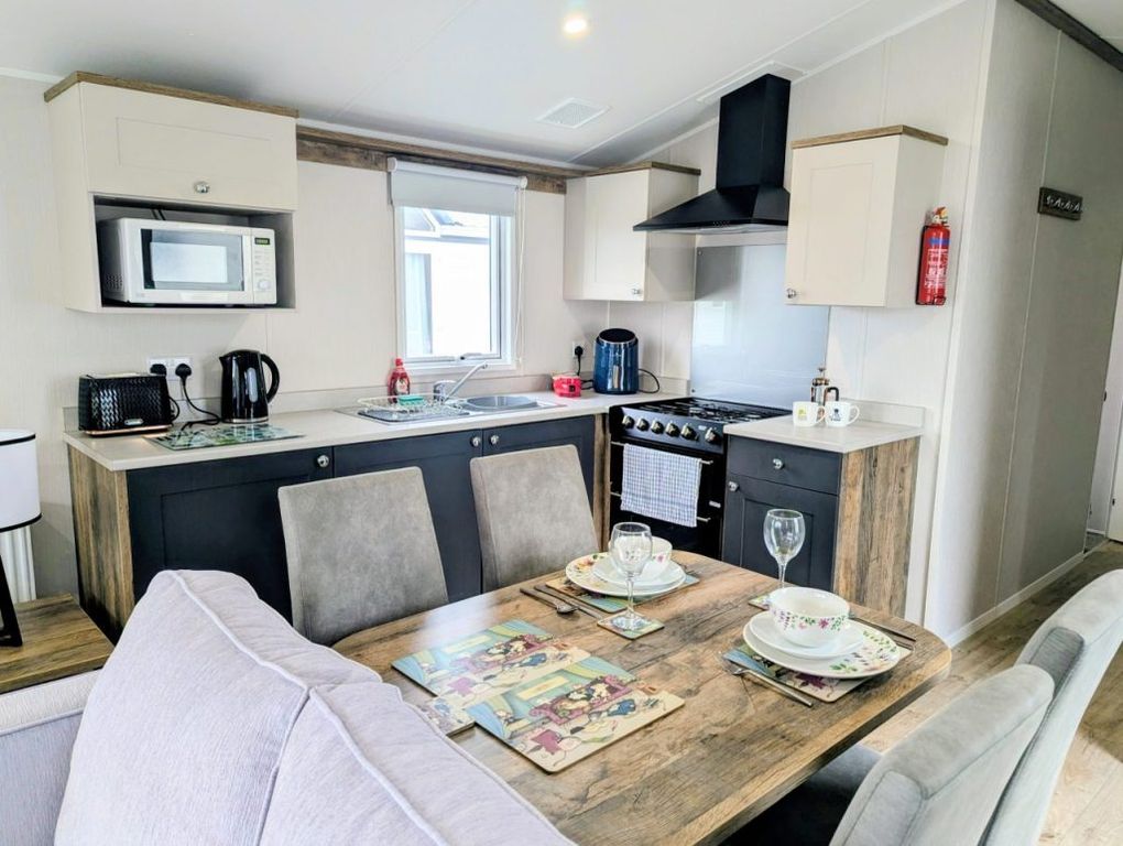 Property photo 3 of 8 Slb9 5.Jpg