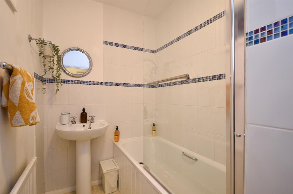 Property photo 3 of 12 Bathroom