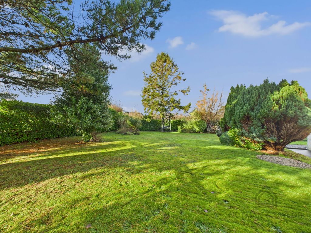 Property photo 3 of 23