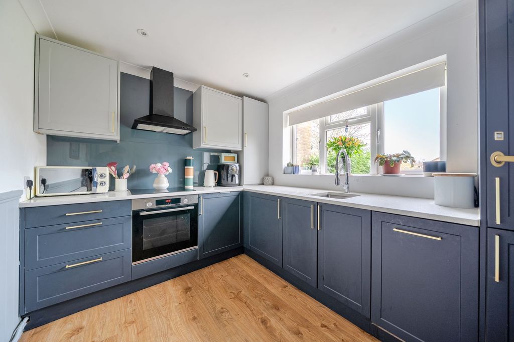 Property photo 2 of 14 Kitchen