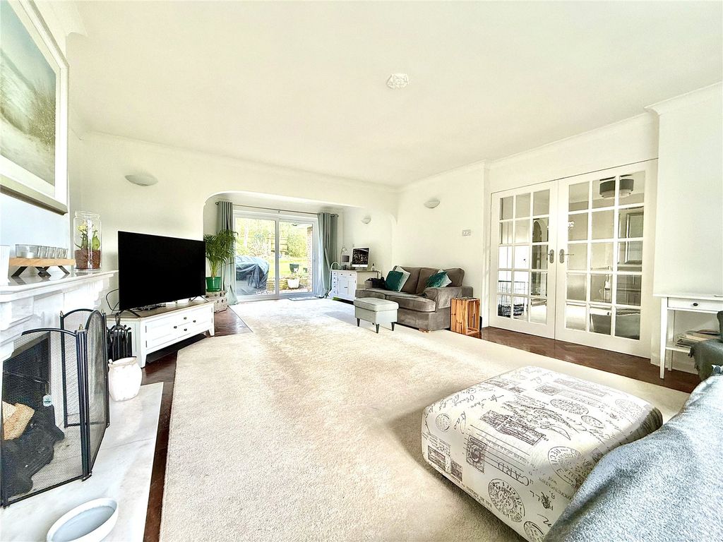 Property photo 2 of 17 Picture No. 01