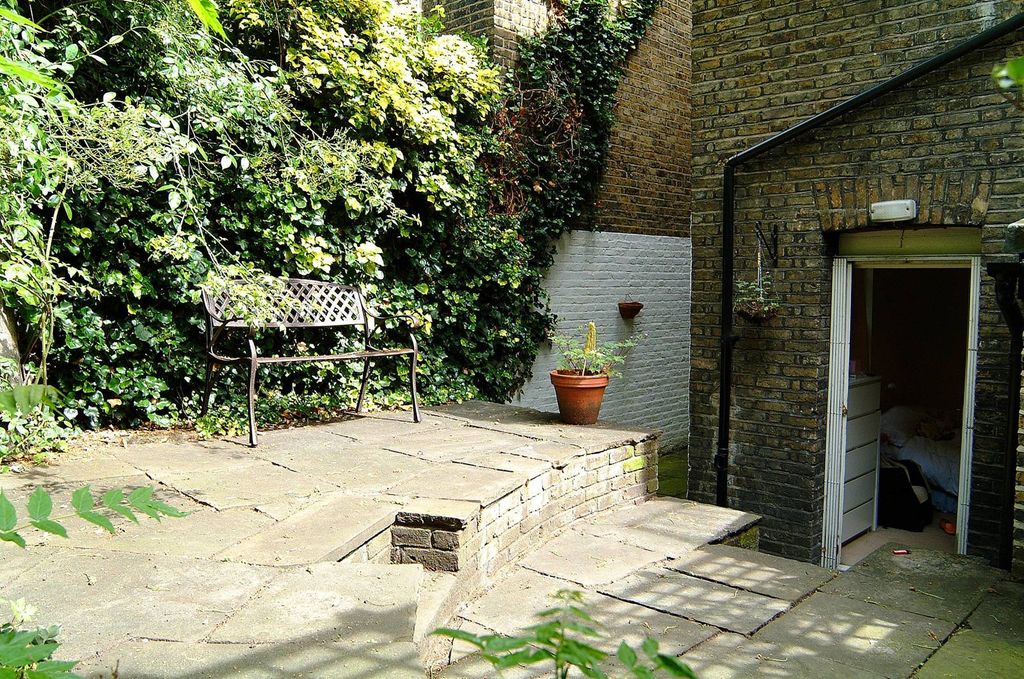 Property photo 3 of 12