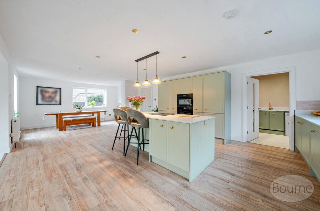 Property photo 3 of 24 Picture No. 95