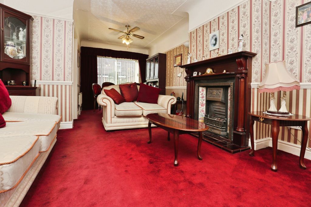 Property photo 2 of 15