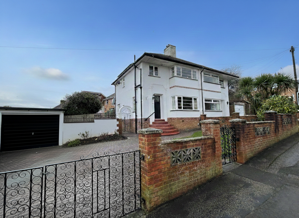 Property photo 1 of 18 Photo 2