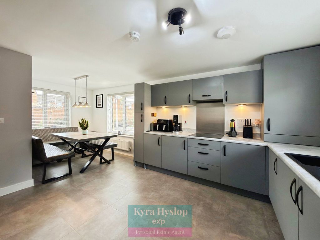 Property photo 2 of 22