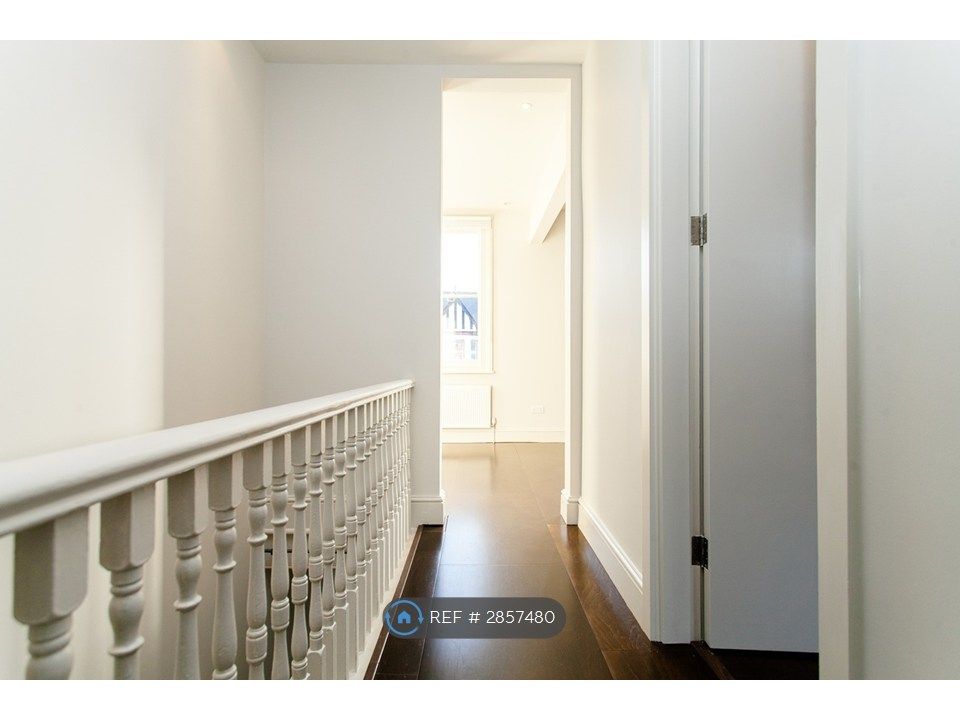 Property photo 3 of 34