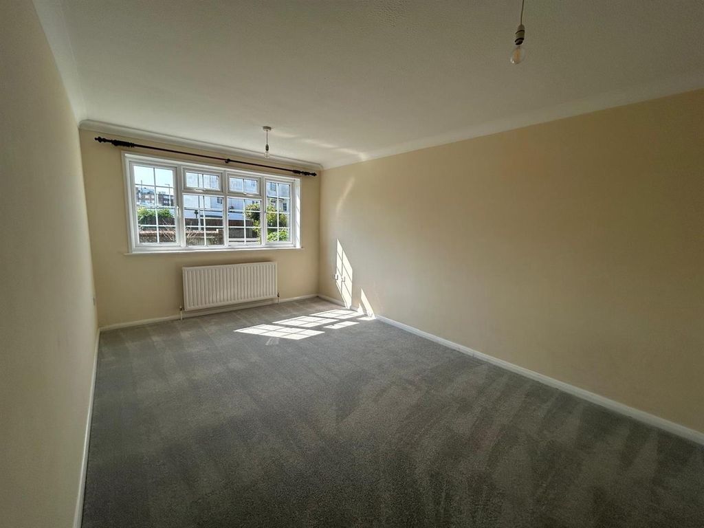 Property photo 3 of 5 1000029484.Jpg