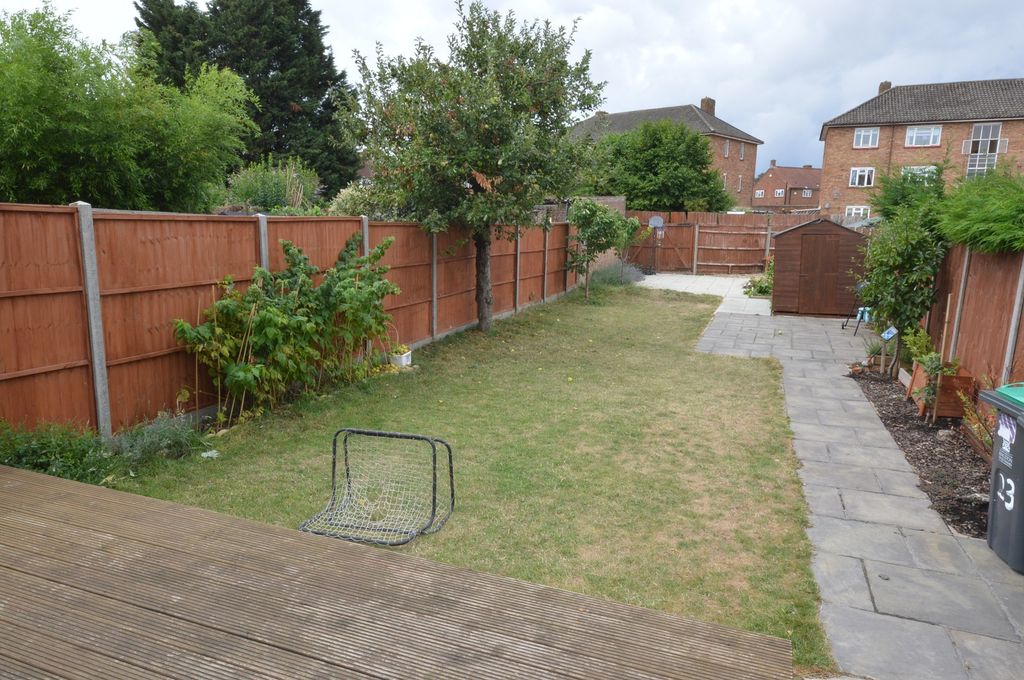 Property photo 2 of 13 Garden