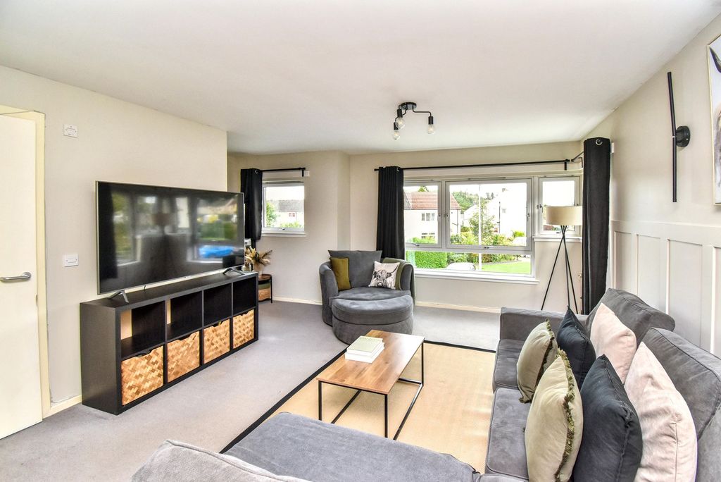 Property photo 2 of 14 Lounge Angle 1