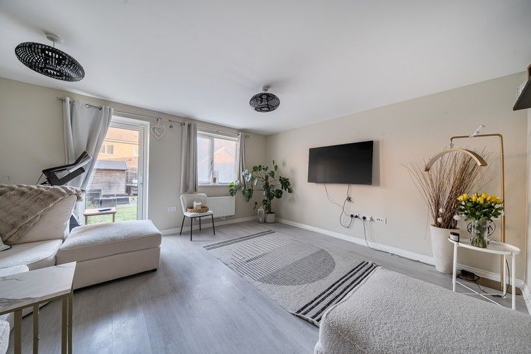 Property photo 3 of 21