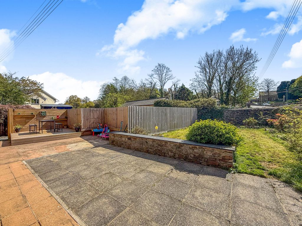 Property photo 2 of 24