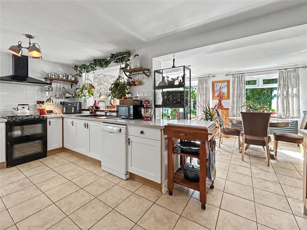 Property photo 3 of 16 Picture No. 14