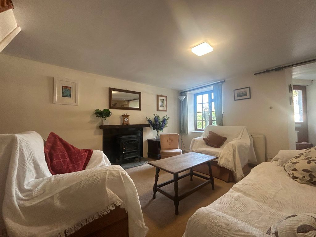 Property photo 3 of 13