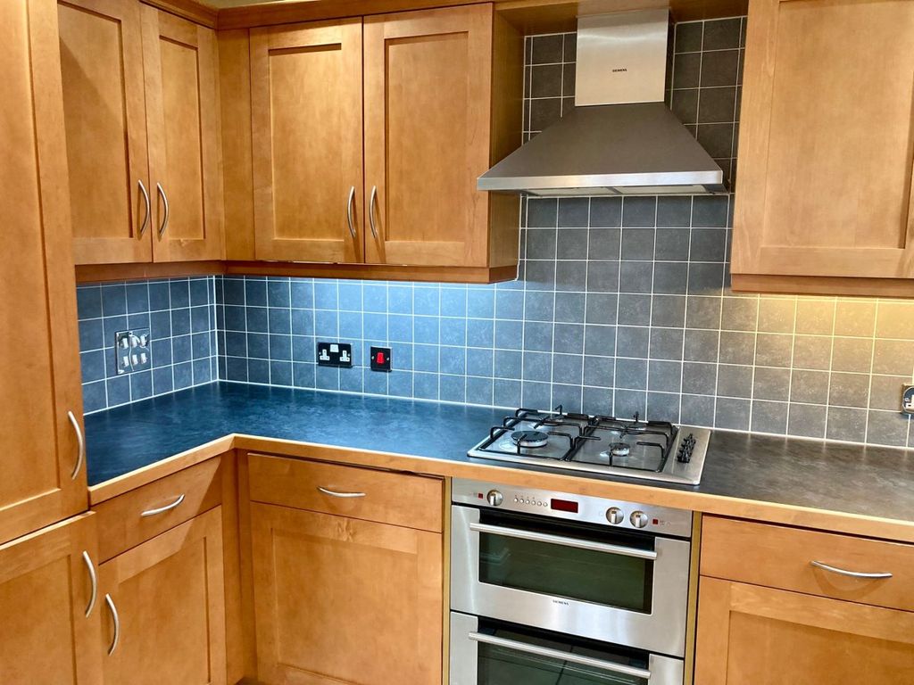 Property photo 3 of 11