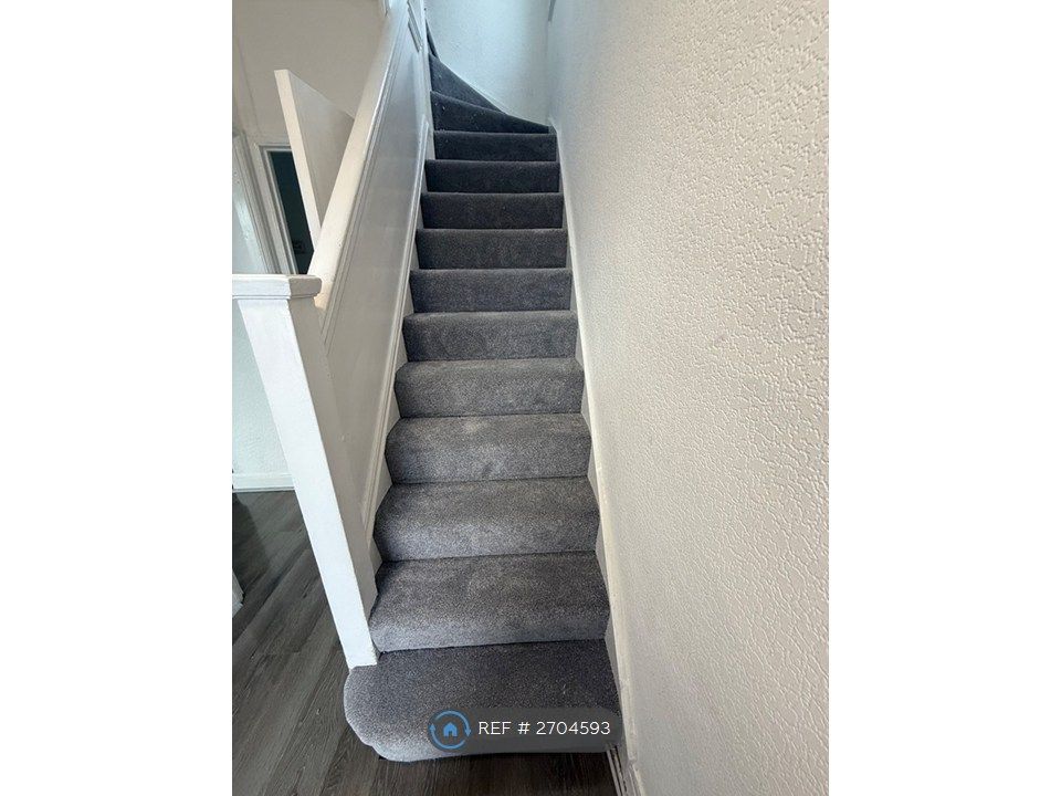 Property photo 3 of 11 Stairs
