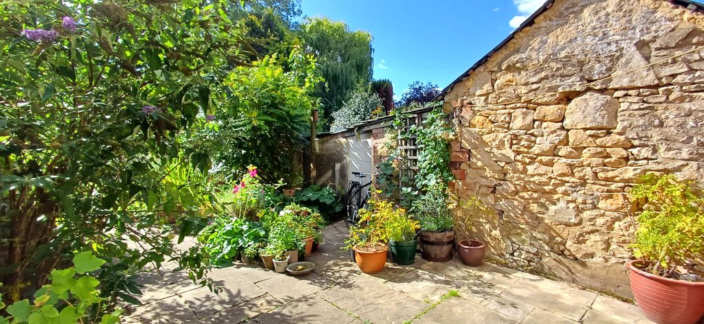 Property photo 2 of 24
