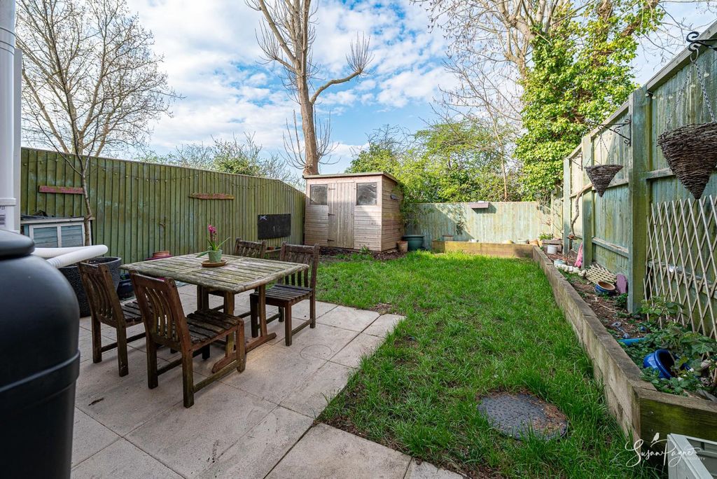 Property photo 2 of 27 Rear Garden