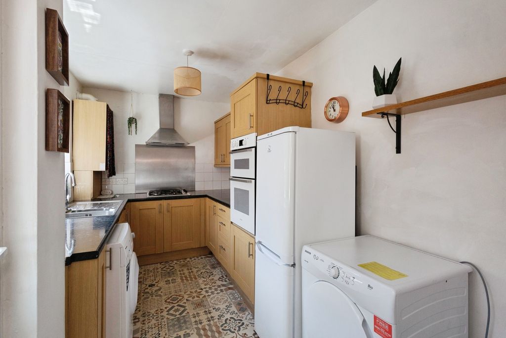 Property photo 2 of 22 Pbox-Img.Jpg