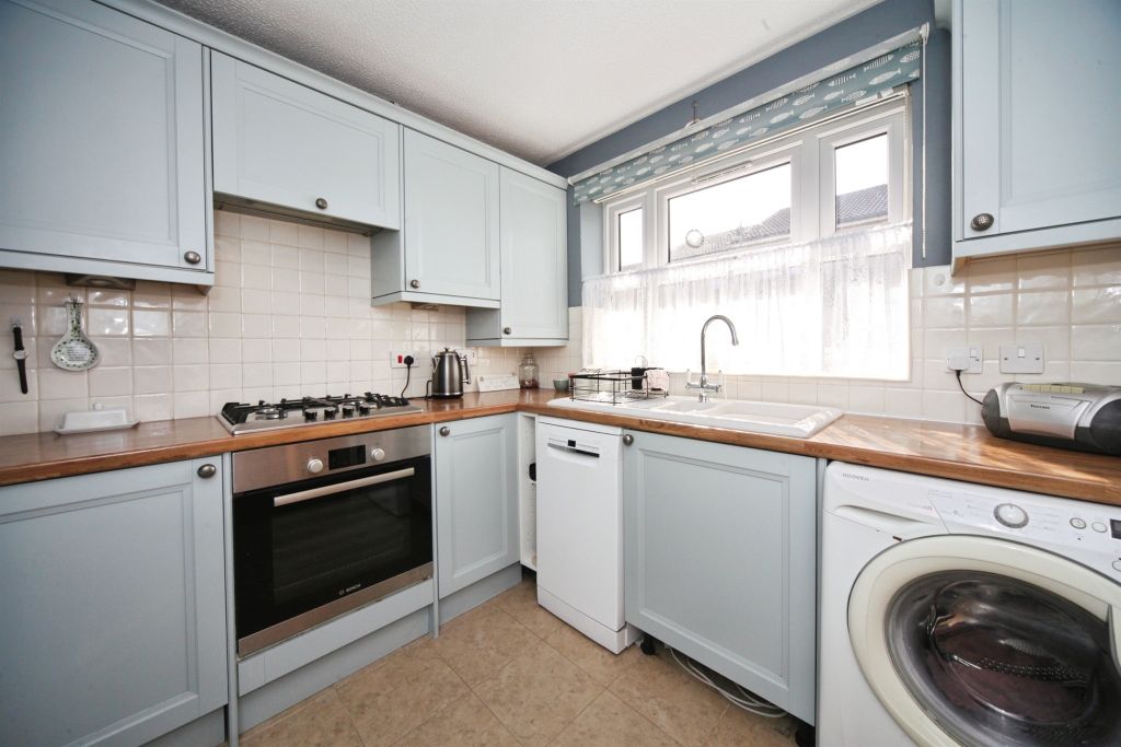 Property photo 2 of 17