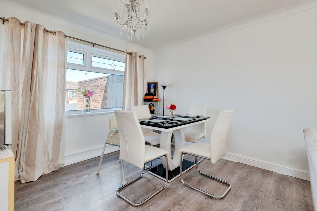 Property photo 3 of 23 Pbox-Img.Jpg