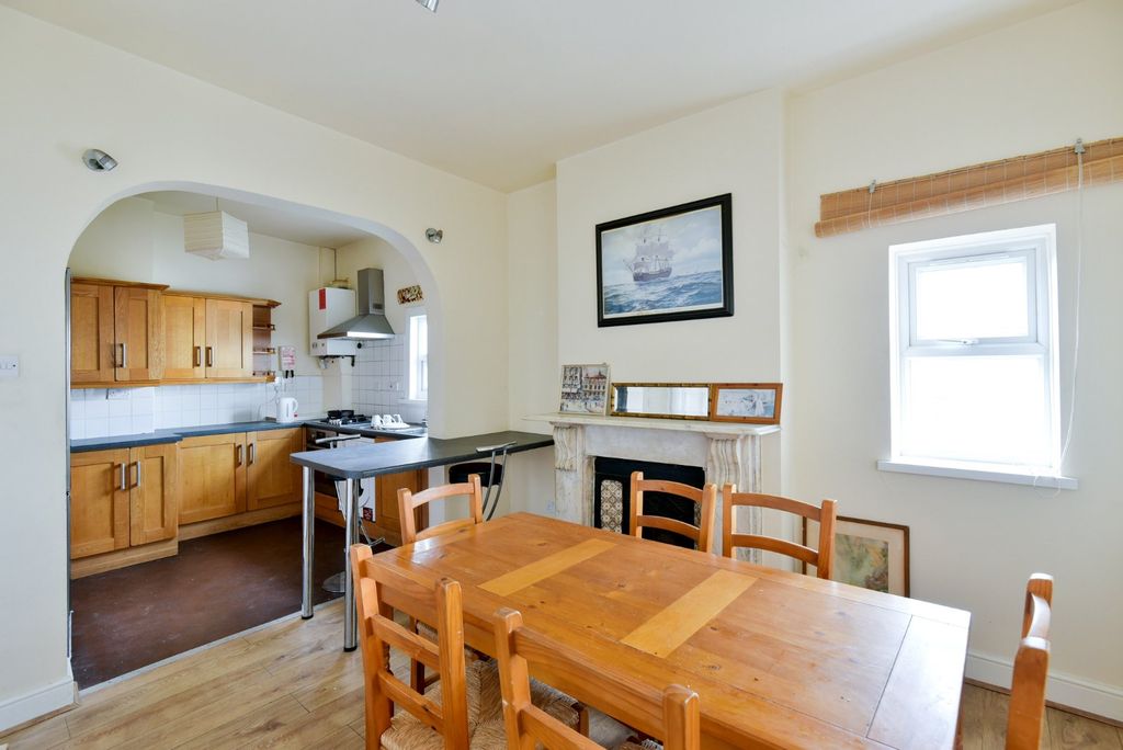 Property photo 1 of 8 Picture No. 17