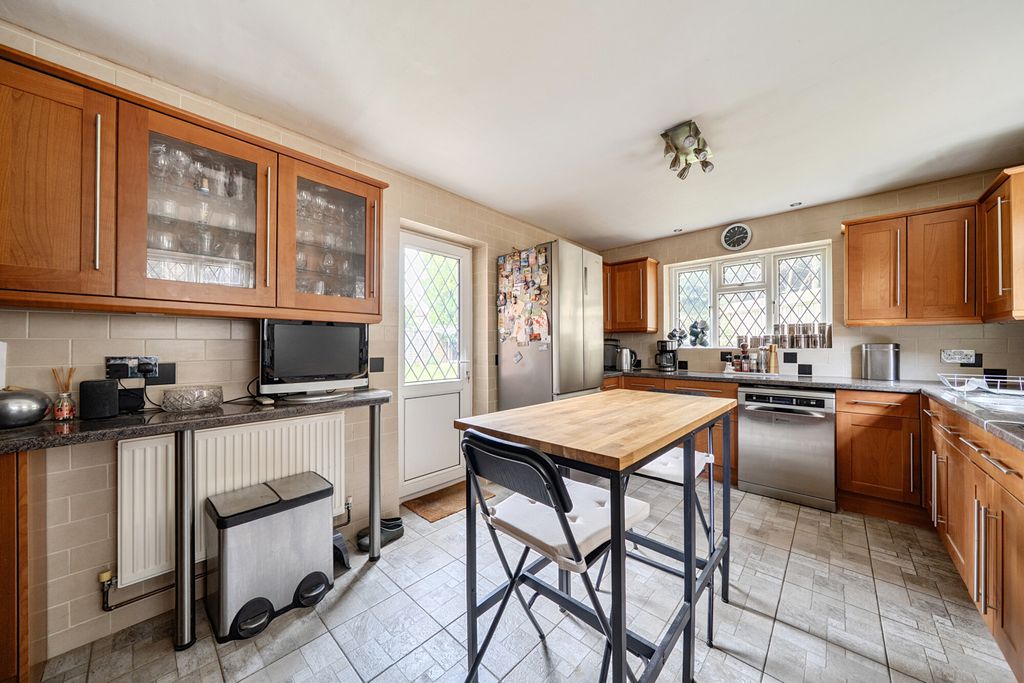 Property photo 3 of 28 1483778-7-6A429B4...