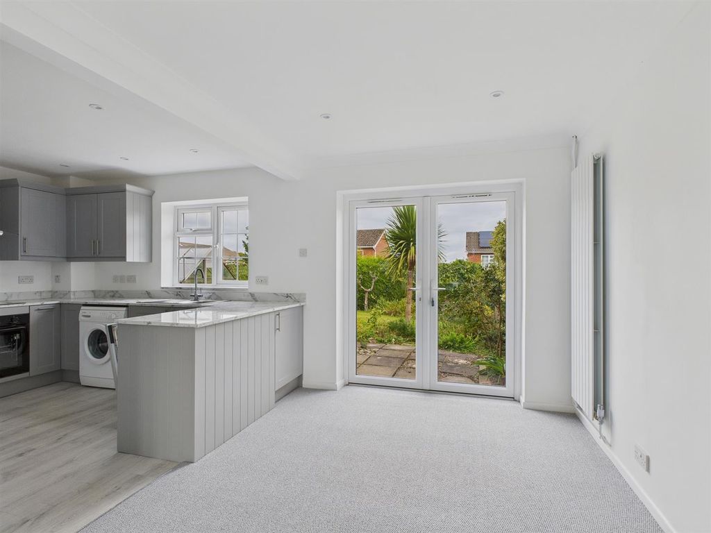 Property photo 3 of 17 Cam03972G0-Pr0146-Still004.Jpg