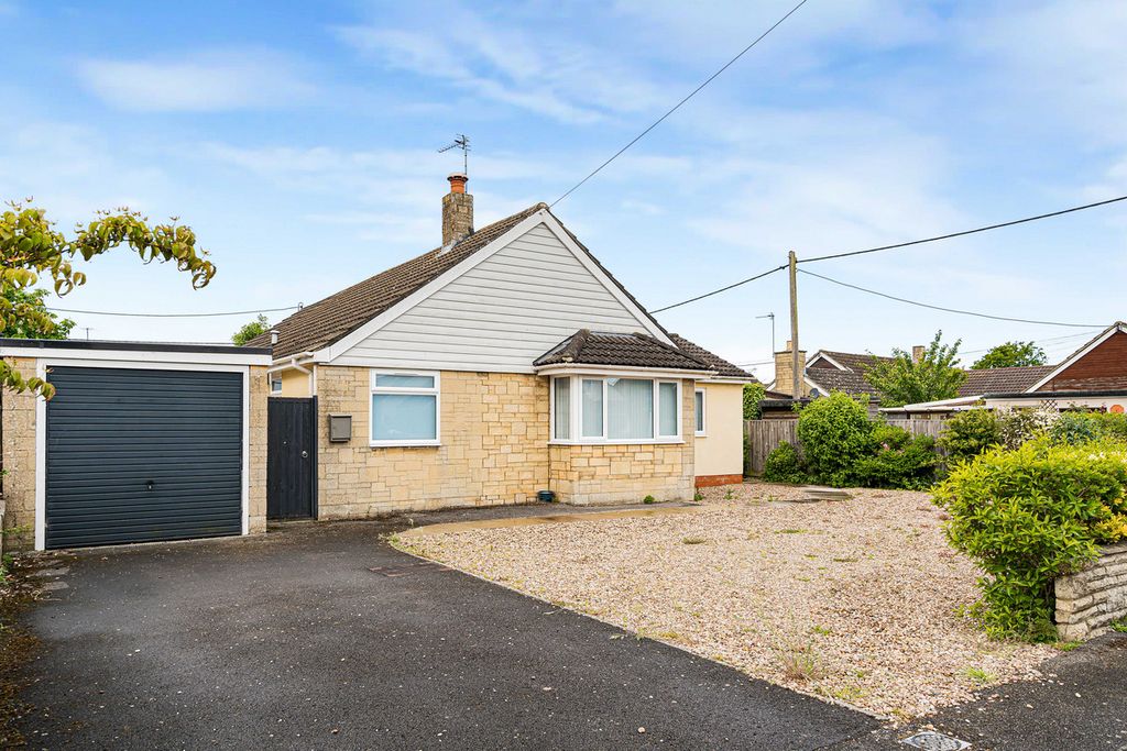 Property photo 1 of 28
