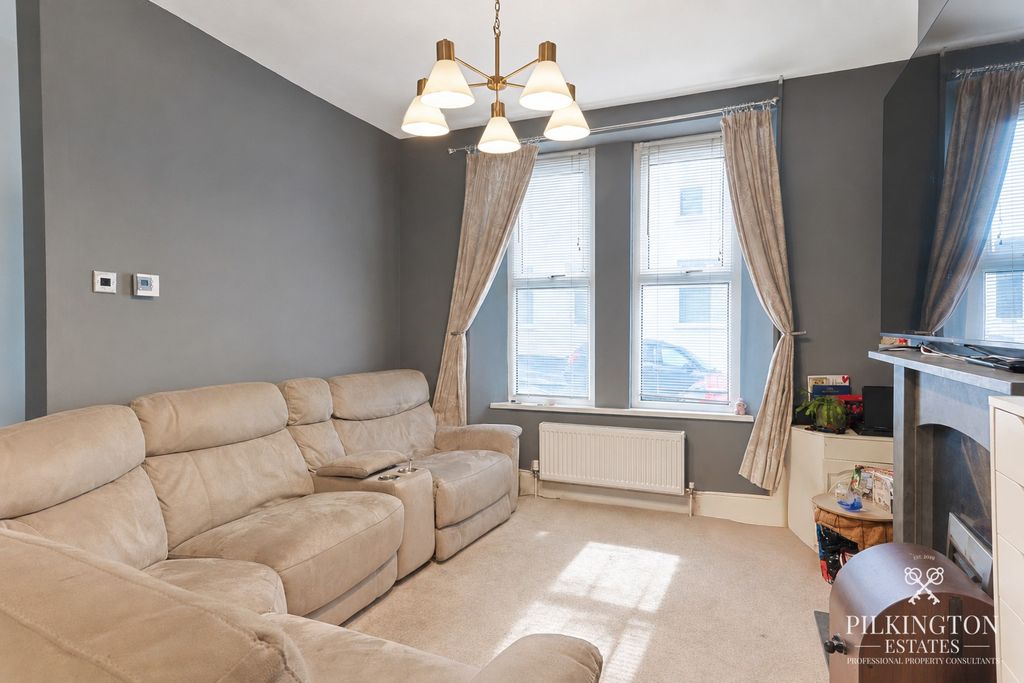 Property photo 3 of 14 5237925