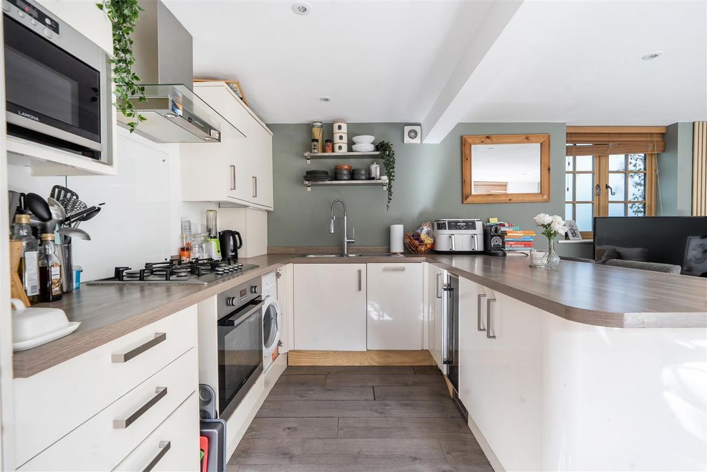 Property photo 2 of 14 1472558-1-6A27d1614E37A.Jpg