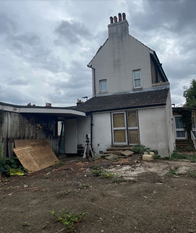 Property photo 3 of 6 Photo 2