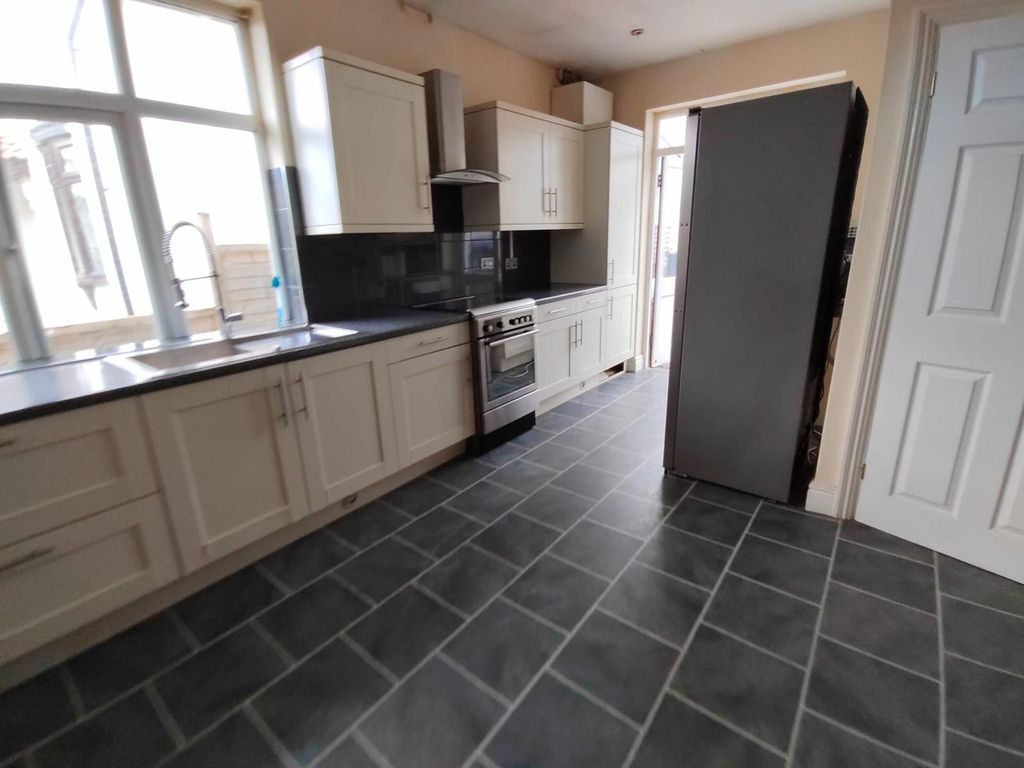 Property photo 3 of 10 Bright Kitchen With Modern Units And Large Window...