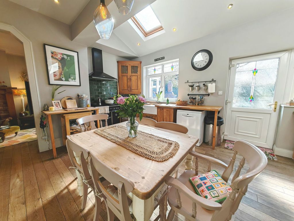 Property photo 2 of 31