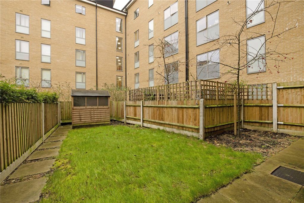 Property photo 2 of 11