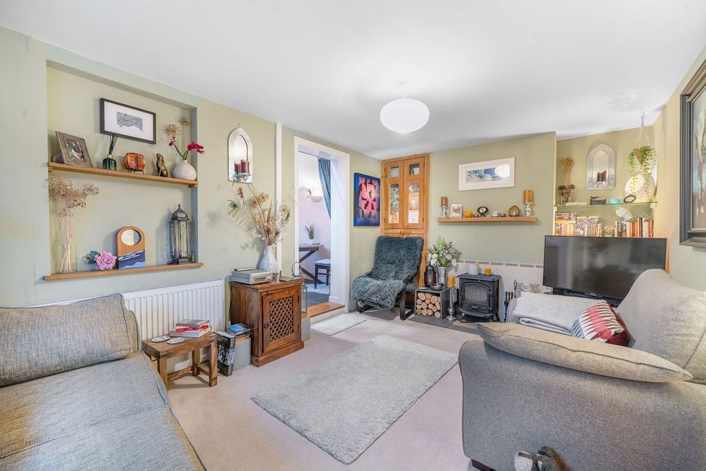 Property photo 3 of 17