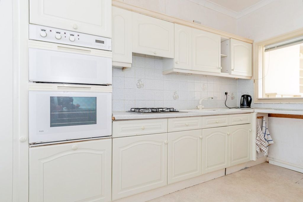 Property photo 3 of 22