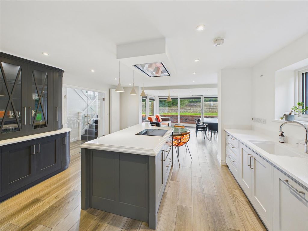 Property photo 2 of 24