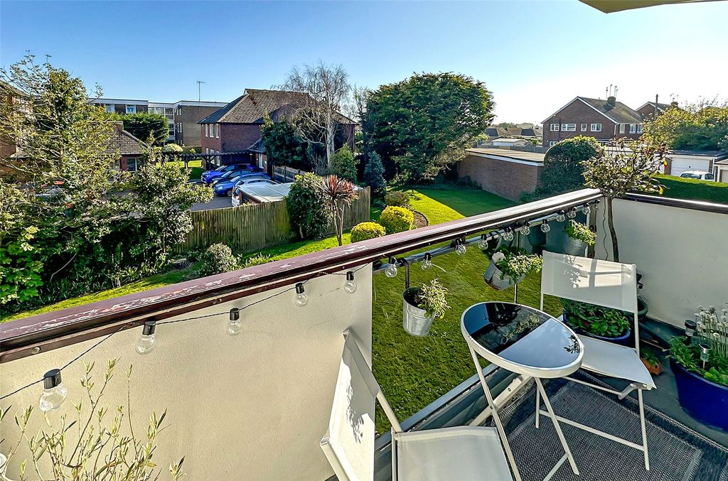 Property photo 3 of 17 Picture No. 01